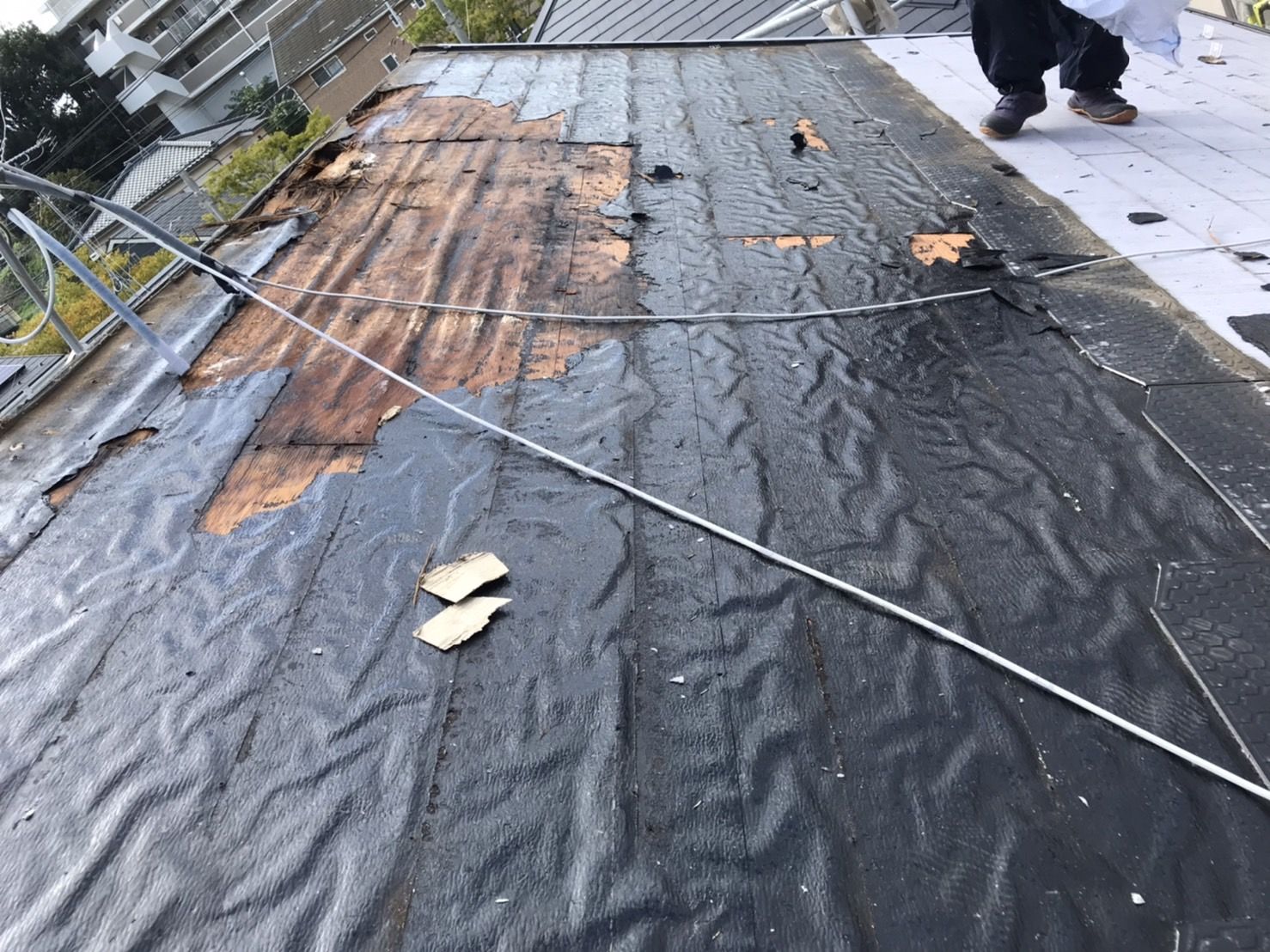 多摩区　屋根葺き替え　雨漏り