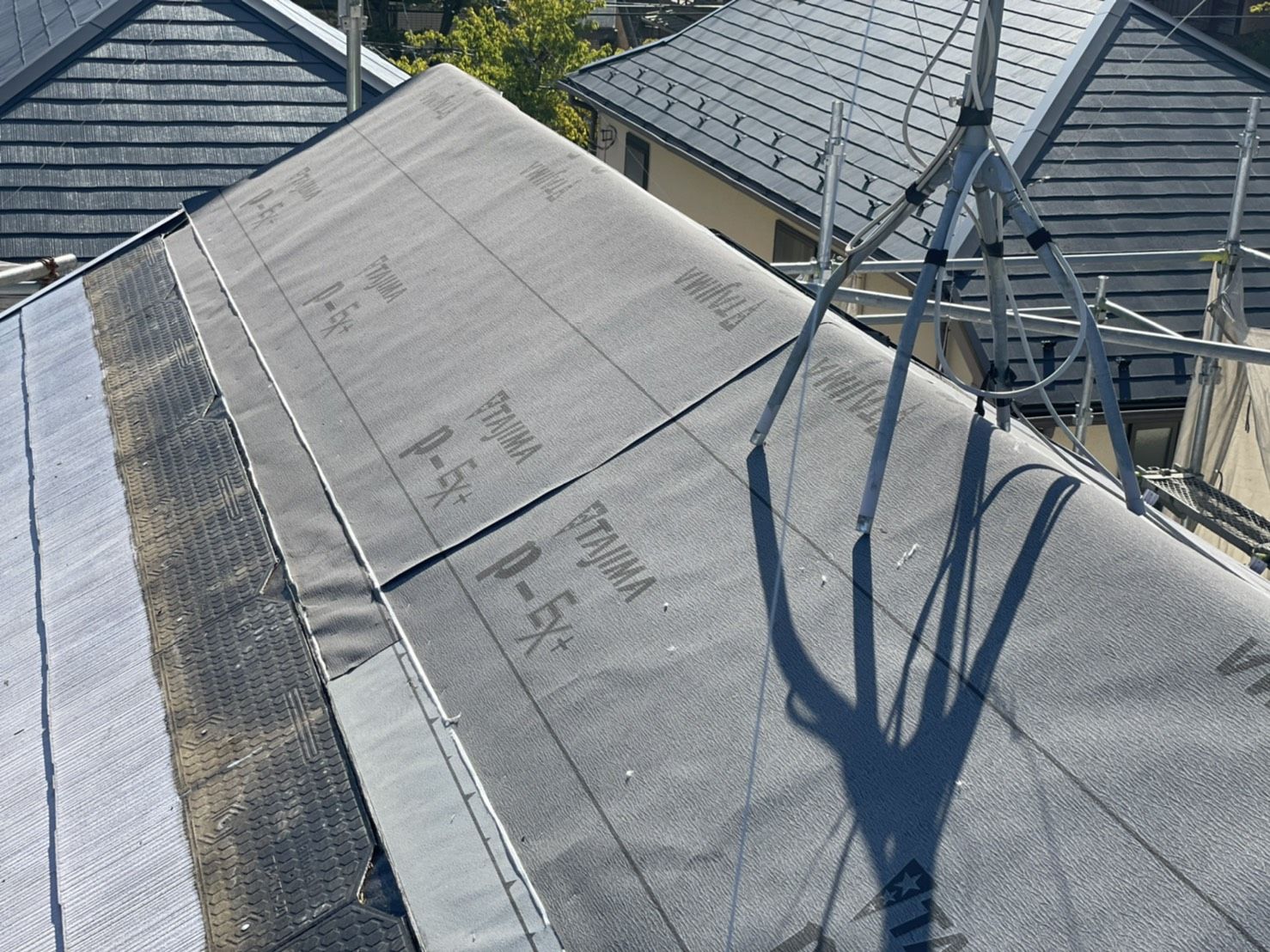 多摩区　屋根き替え　雨漏り