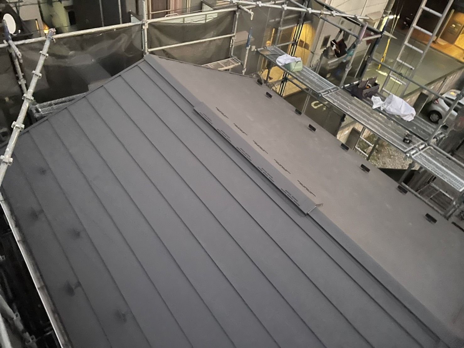 川崎市中原区　屋根葺き替え工事　スーパーガルテクト　ガルバリウム鋼板