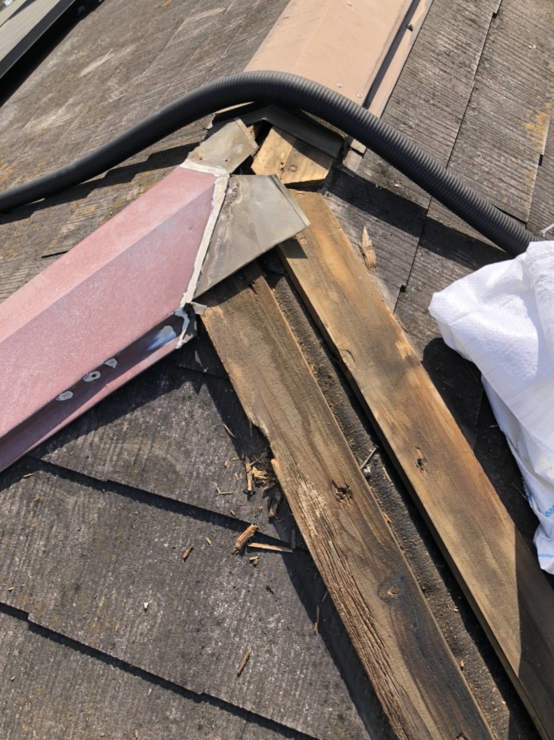 麻生区　屋根　棟交換