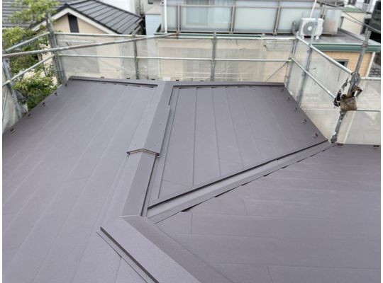 川崎市麻生区　シルキーG2へ　屋根葺き替え工事　ガルバリウム鋼板