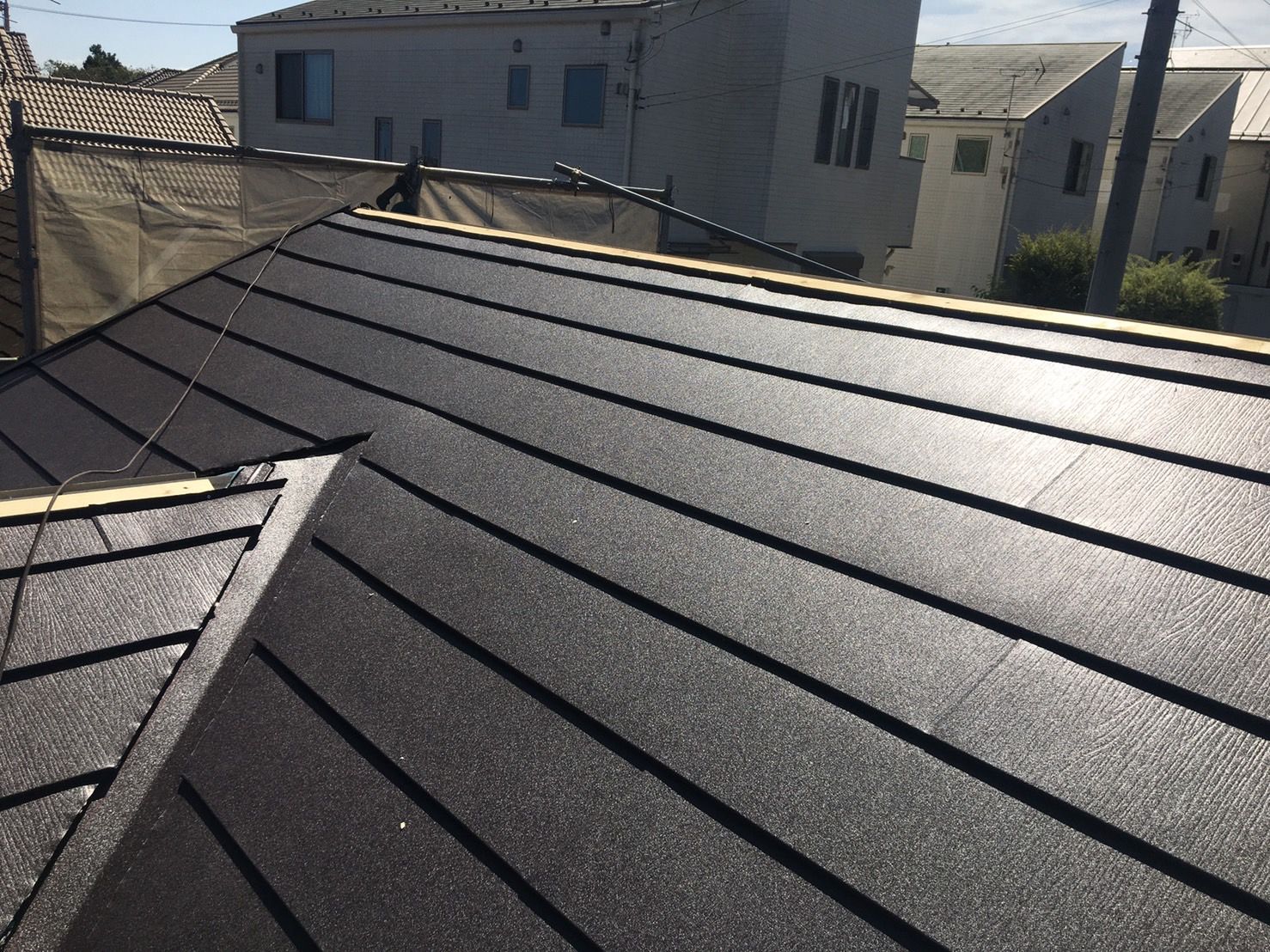 川崎市麻生区　屋根カバー工事　スーパーガルテクト　ガルバリウム鋼板