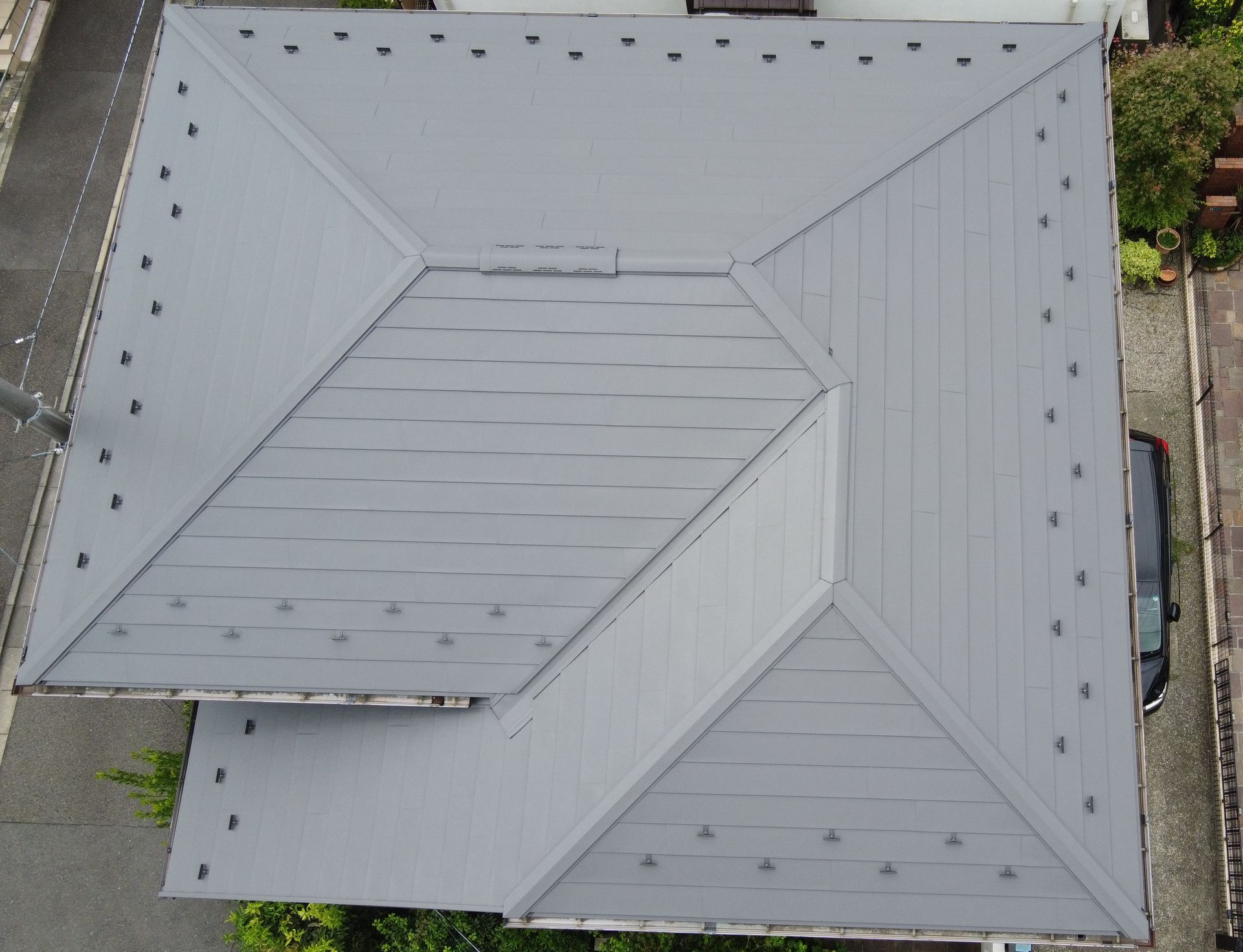 川崎市麻生区　スーパーガルテクトへ　屋根カバー工事　ガルバニウム鋼板
