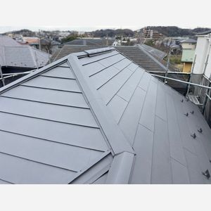 リフォーム　川崎市多摩区　スレートからスーパーガルテクトへ　屋根カバー工事　SGL鋼板