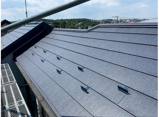 リフォーム　川崎市多摩区　スレートからスーパーガルテクトへ　屋根カバー工事　SGL鋼板