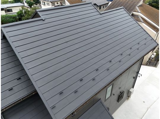 リフォーム　東京都稲城市　スレートからシルキーＧ２へ　屋根カバー工事　ガルバリウム鋼板