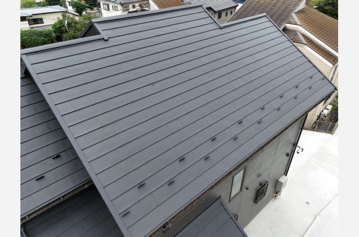 リフォーム　東京都稲城市　スレートからシルキーＧ２へ　屋根カバー工事　ガルバリウム鋼板