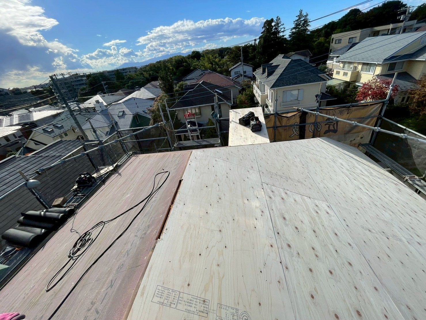 屋根　葺き替え　工事　野地板　コンパネ　麻生区
