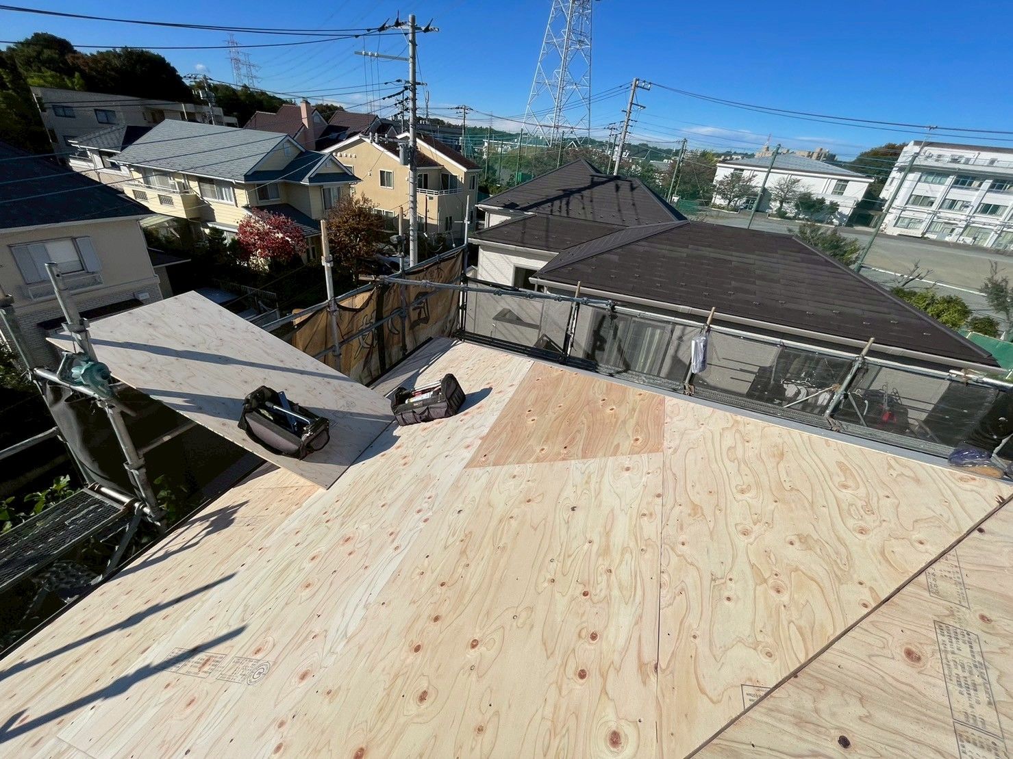 屋根　葺き替え　工事　野地板　コンパネ　麻生区