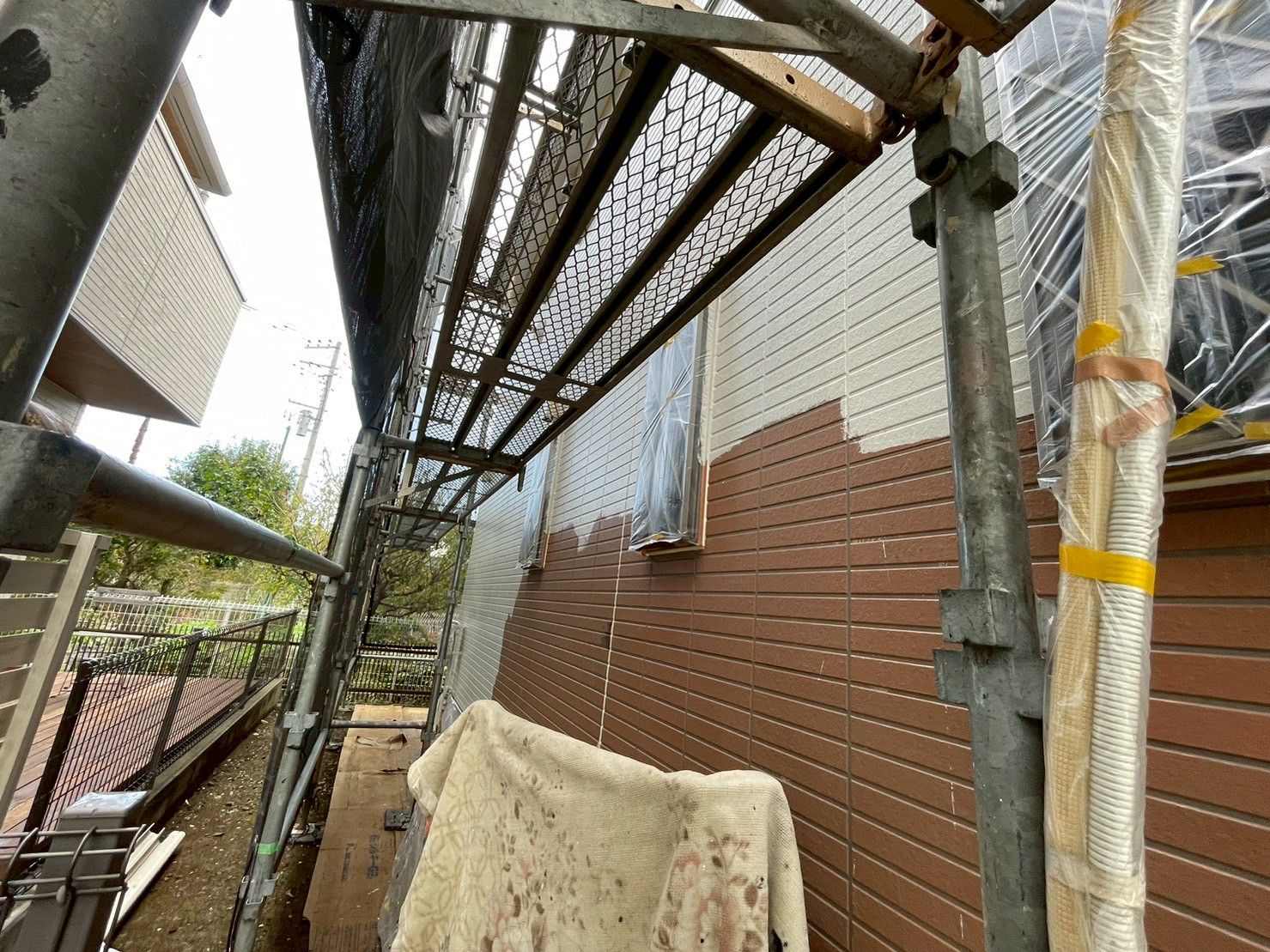 麻生区　外壁塗装　中塗り　サイディング　日本ペイント　パーフェクトトップSi