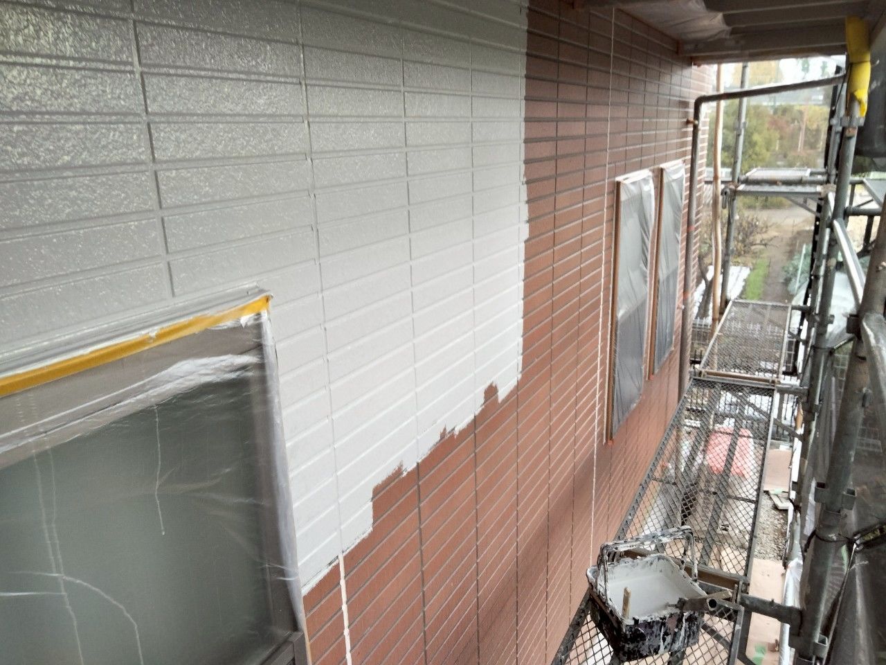 麻生区　外壁塗装　中塗り　サイディング　日本ペイント　パーフェクトトップSi