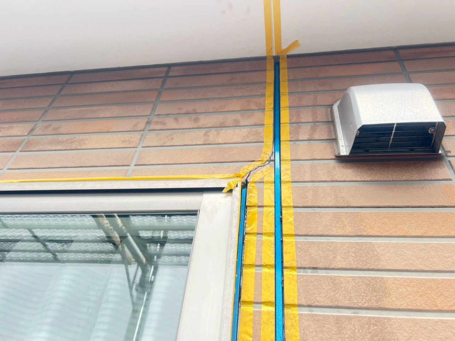 麻生区　外壁塗装　メンテナンス　目地交換　シーリング　コーキング　SRシール100　クラック　ひび割れ