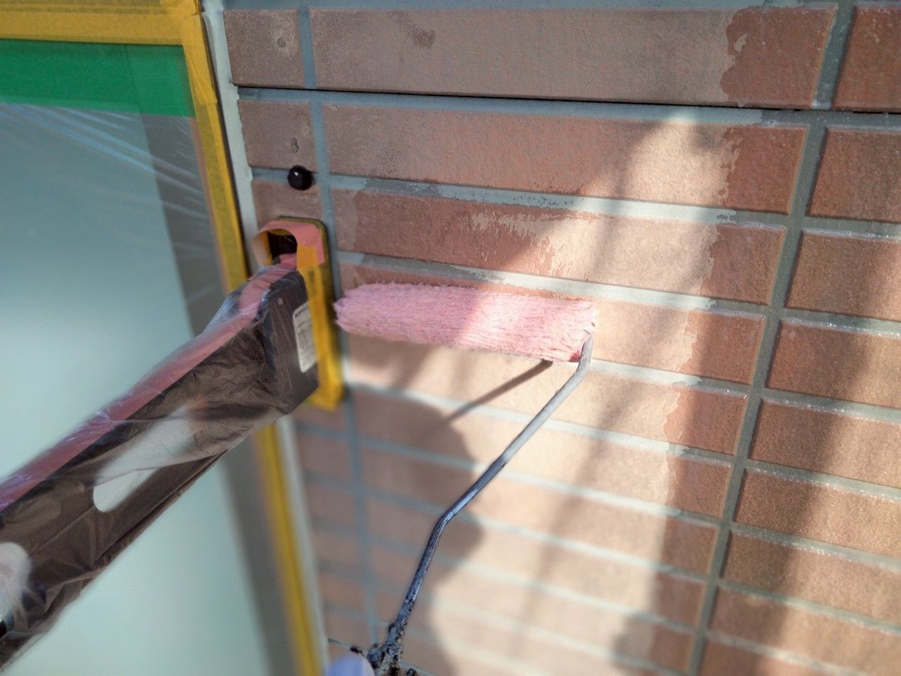 麻生区　外壁塗装　下塗り　サイディング　ローラー