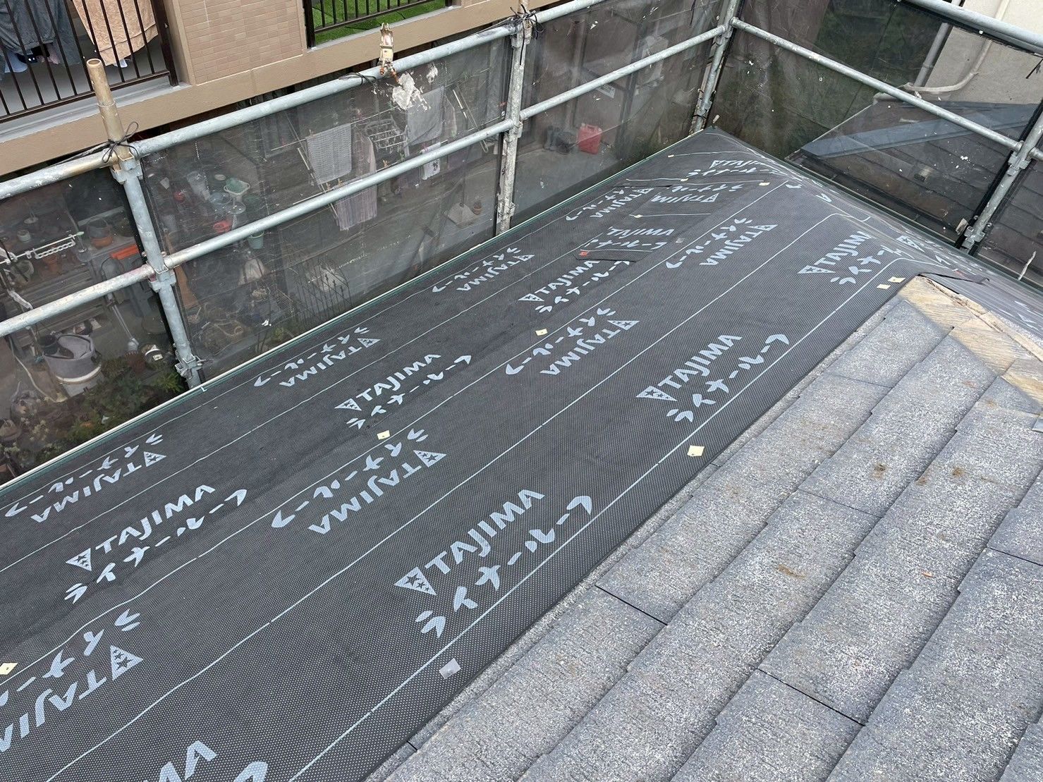 麻生区　屋根カバー工事　スーパーガルテクト　防水シート　ライナールーフ