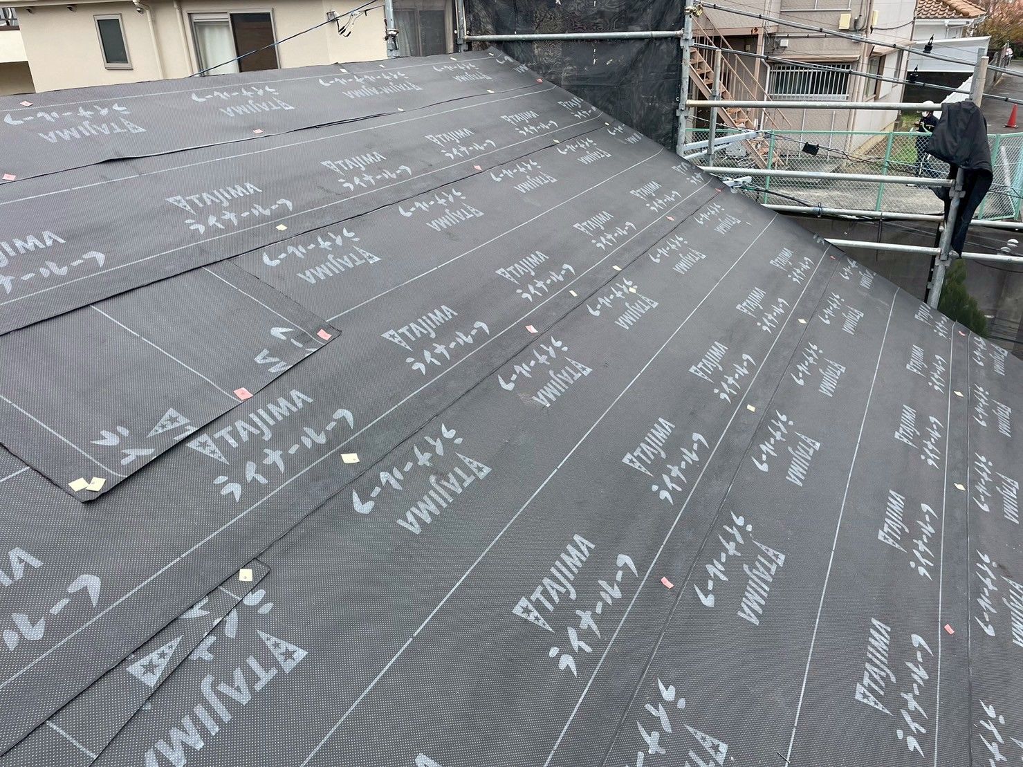 麻生区　屋根カバー工事　スーパーガルテクト　防水シート　ライナールーフ