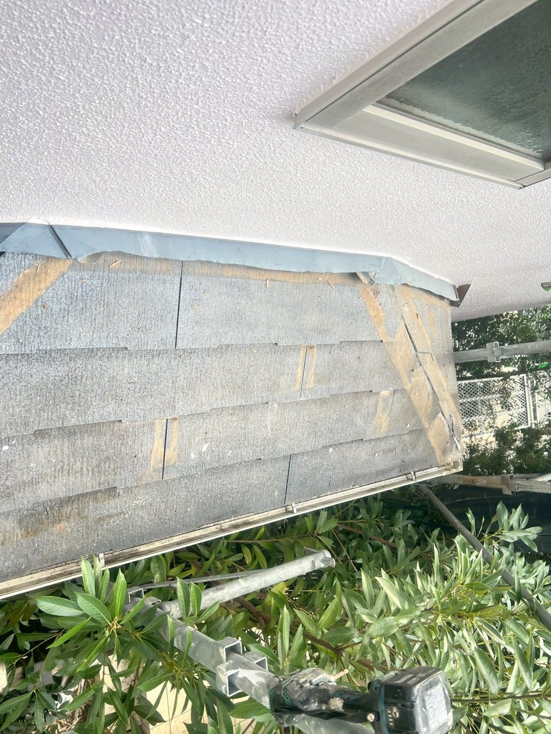 麻生区　屋根カバー工事　スーパーガルテクト　下屋根