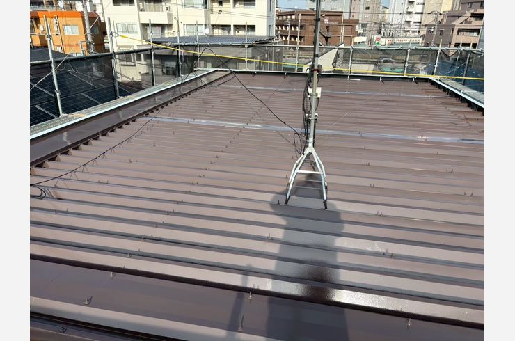 多摩区　屋根塗装工事　遮熱塗料　ブラウン　モカ