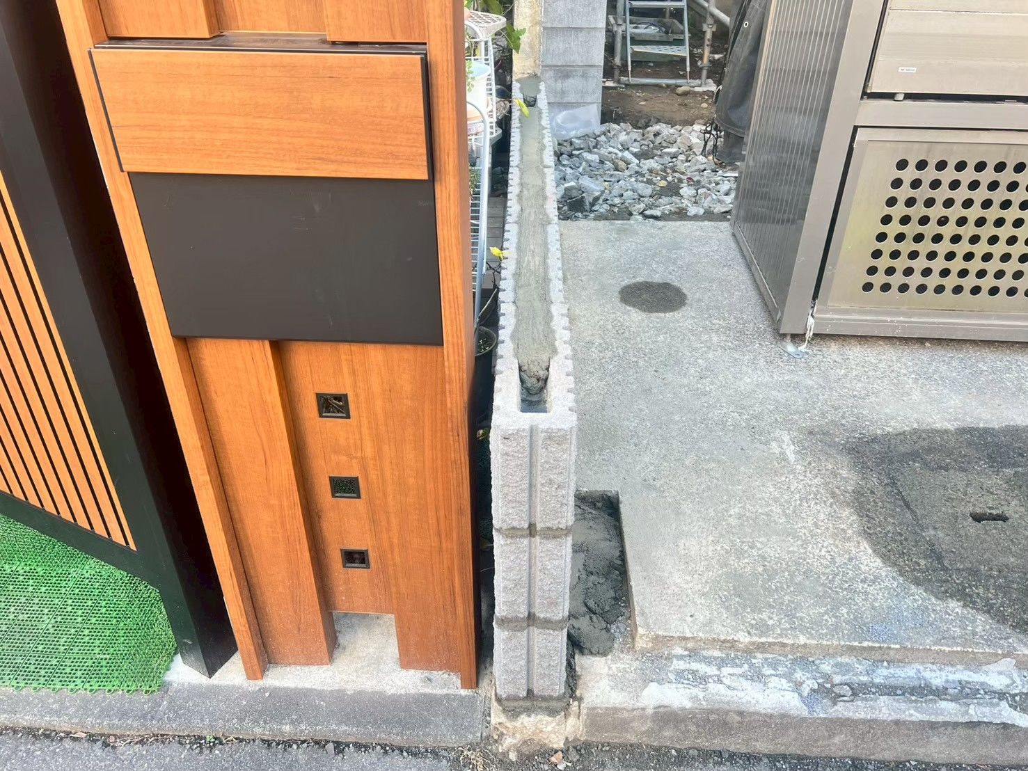 多摩区　外溝　ブロック塀
