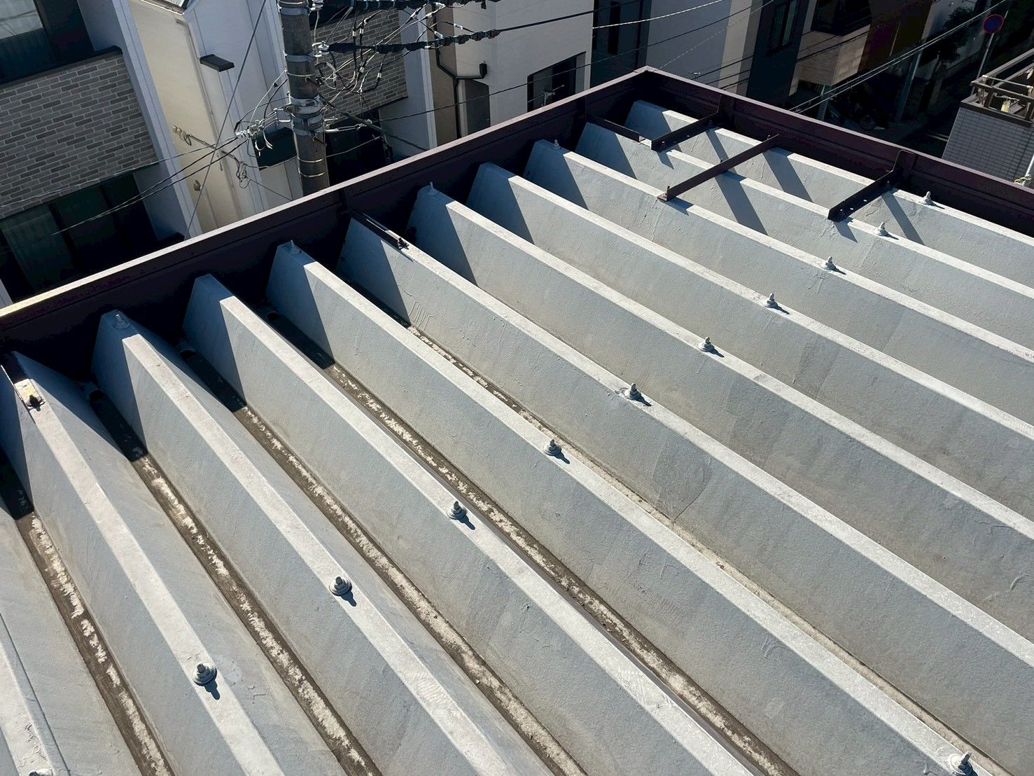 多摩区　屋根塗装　折半屋根　メンテナンス